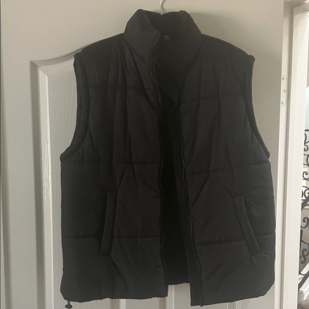 Women's Black Puffer Vest